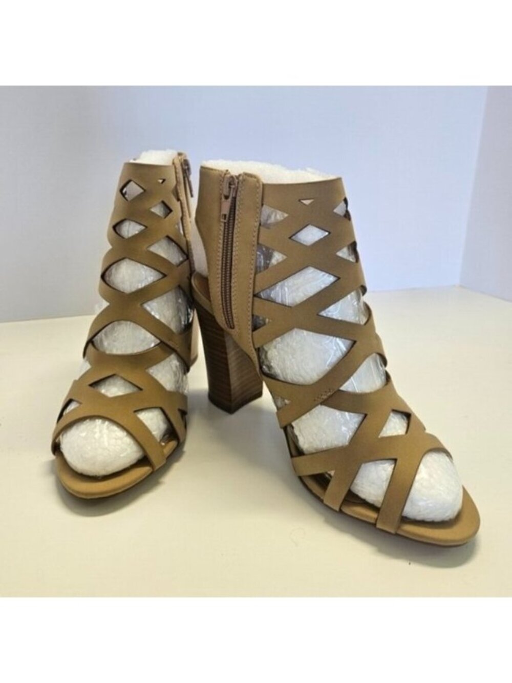 Women Size 7 Dressy Open‎ Toe Ankle Strap Heeled Sandals Color Sand Laser Cut